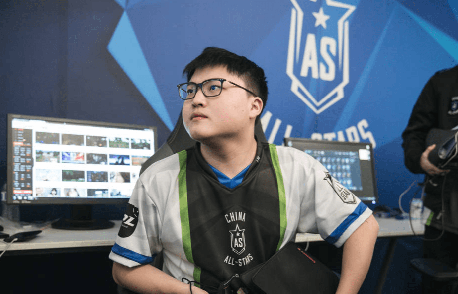 Uzi迎来十五赛季高光表现，热火球迷沸腾！